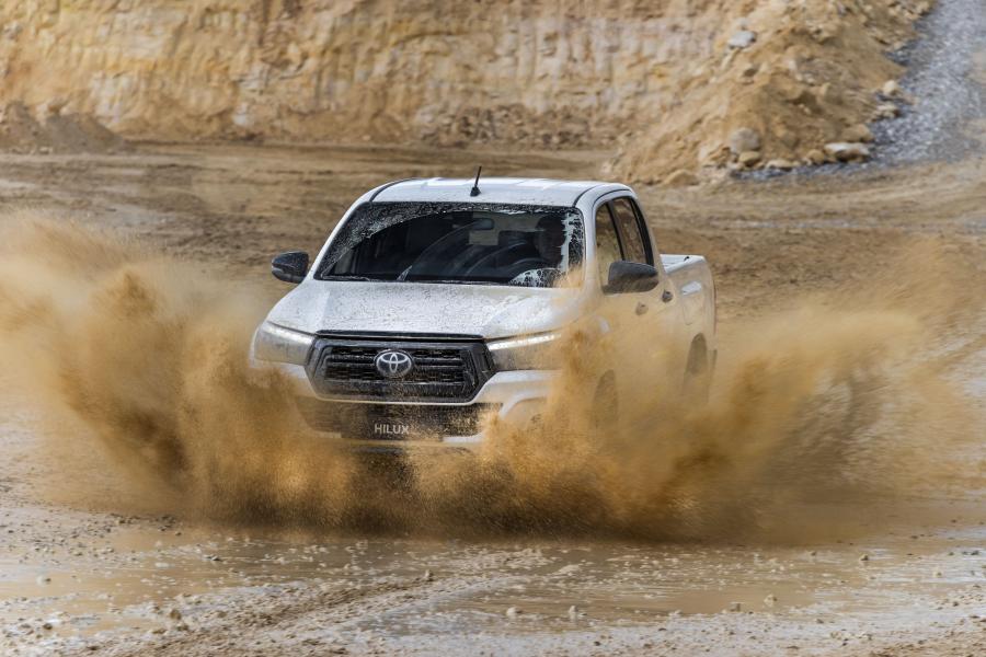  Toyota Hilux Special Edition Double Cab 2019 года  (EU) (фото 27 из 40)